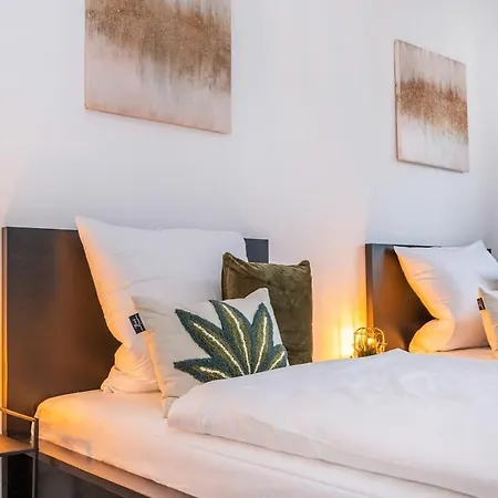 3 With Balcony, Central, University, Smart Tv Essen