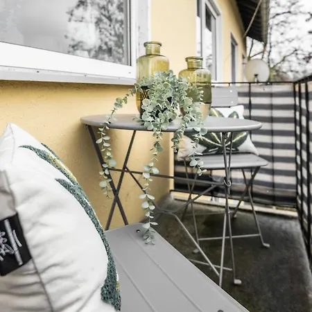 3 With Balcony, Central, University, Smart Tv * Essen