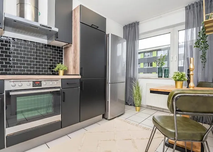 3 With Balcony, Central, University, Smart Tv *