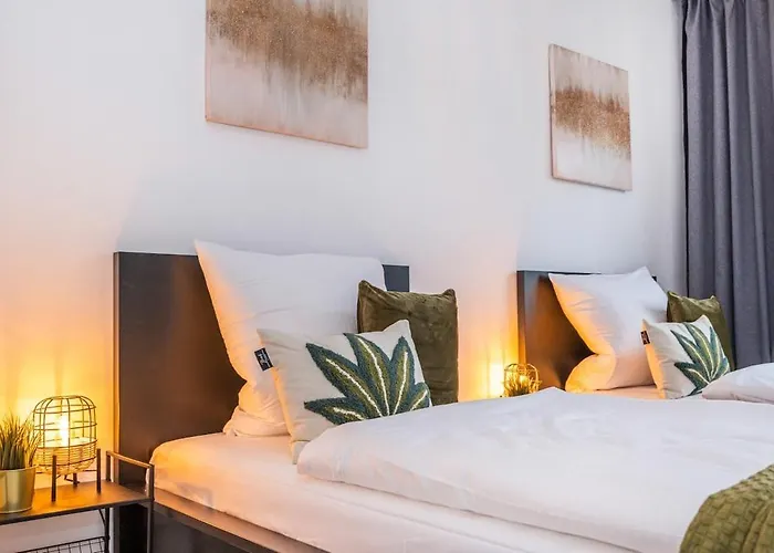 3 With Balcony, Central, University, Smart Tv Essen