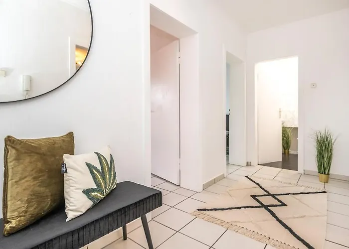 3 With Balcony, Central, University, Smart Tv Essen